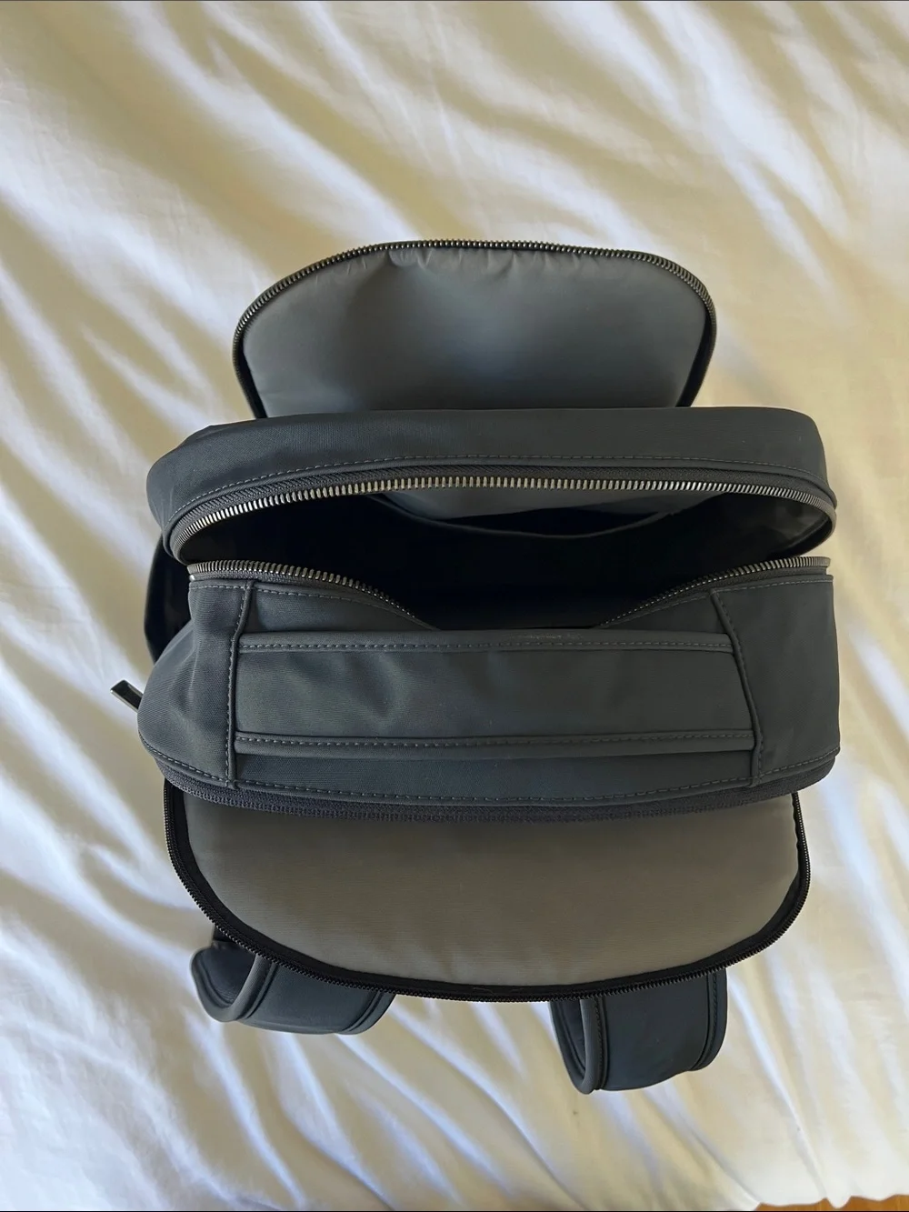Away The Commuter Backpack - Navy
